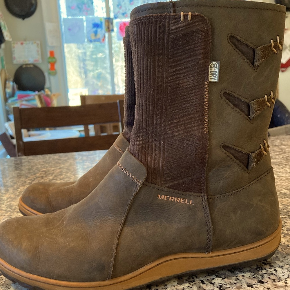 Merrell Ashland Vee boots, Waterproof, size 7.